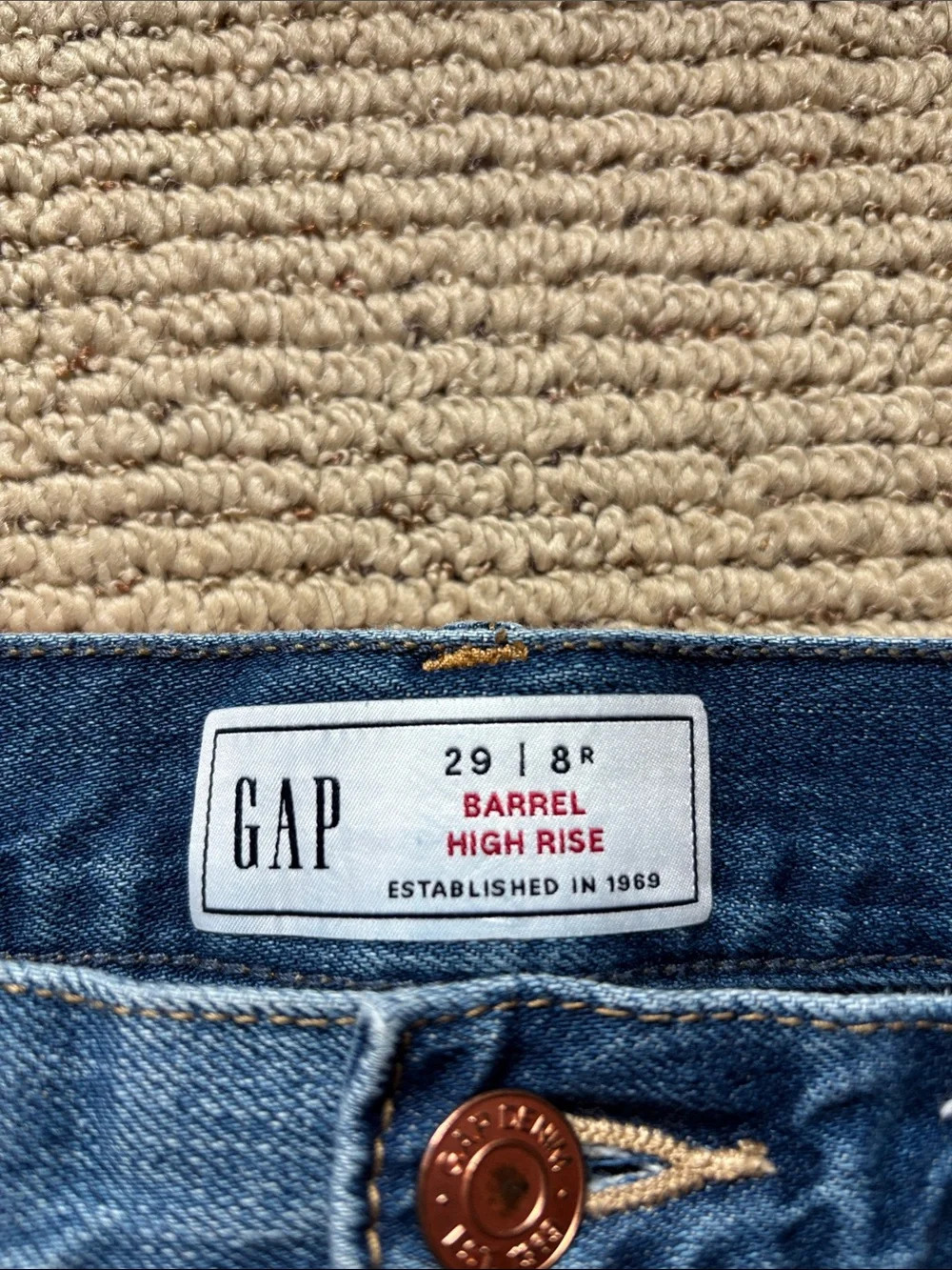 GAP BARREL HIGH RISE Cuffed Jeans. 29/8 Regular - Picture 3 of 8